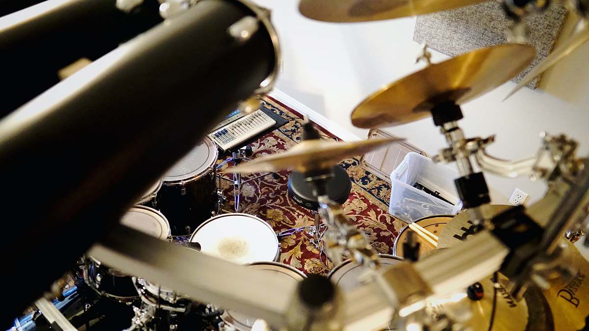 musical instrument shallow focus photography of drum set musician